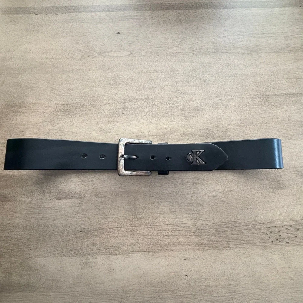 Calvin Klein Black Italian Latigo Leather Belt Womens M Made in Italy Minimalist